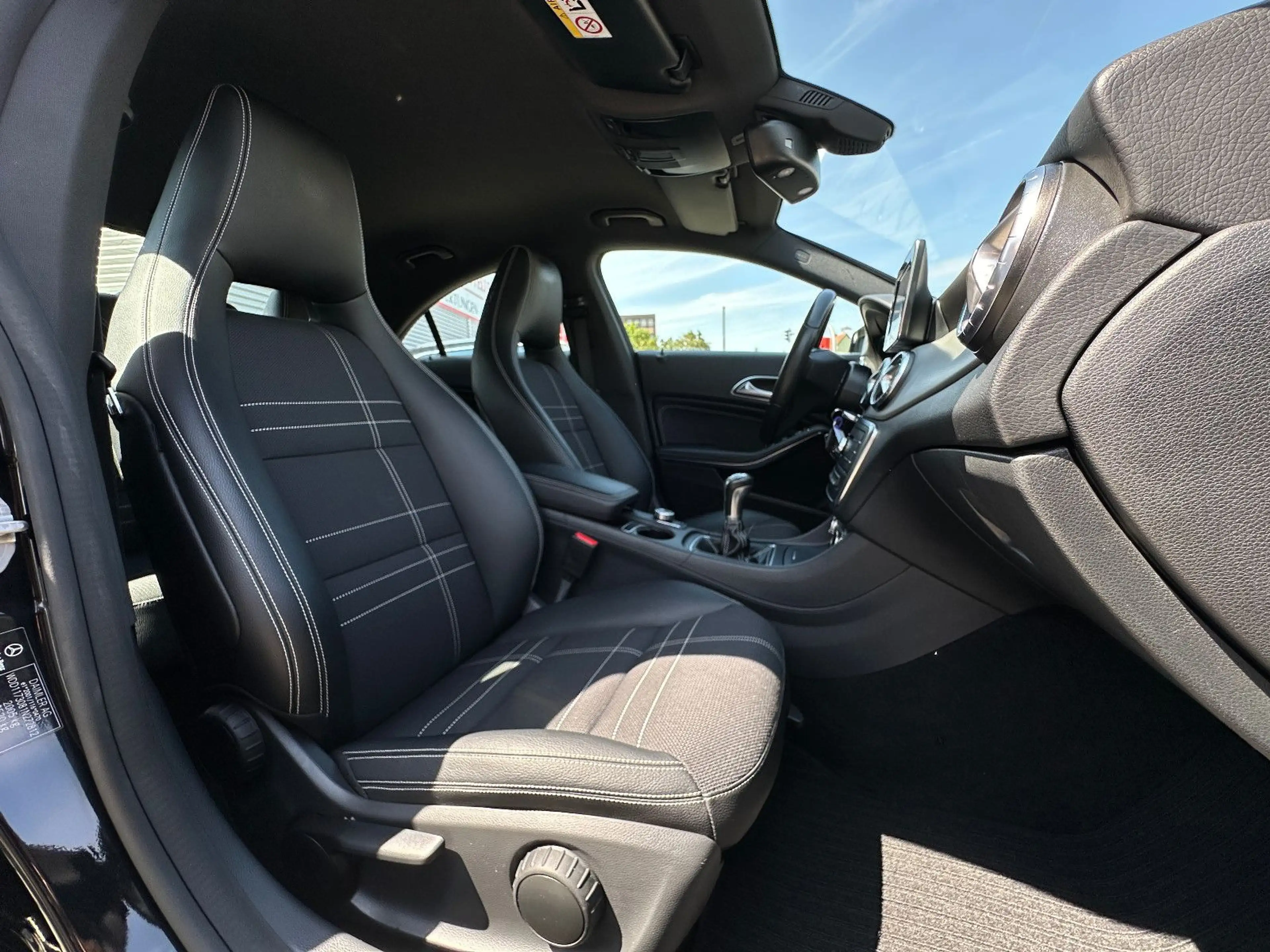 Mercedes-Benz CLA 200 CDI Navi/Bi-Xenon/SH/MeConnect/PDC — photo 7