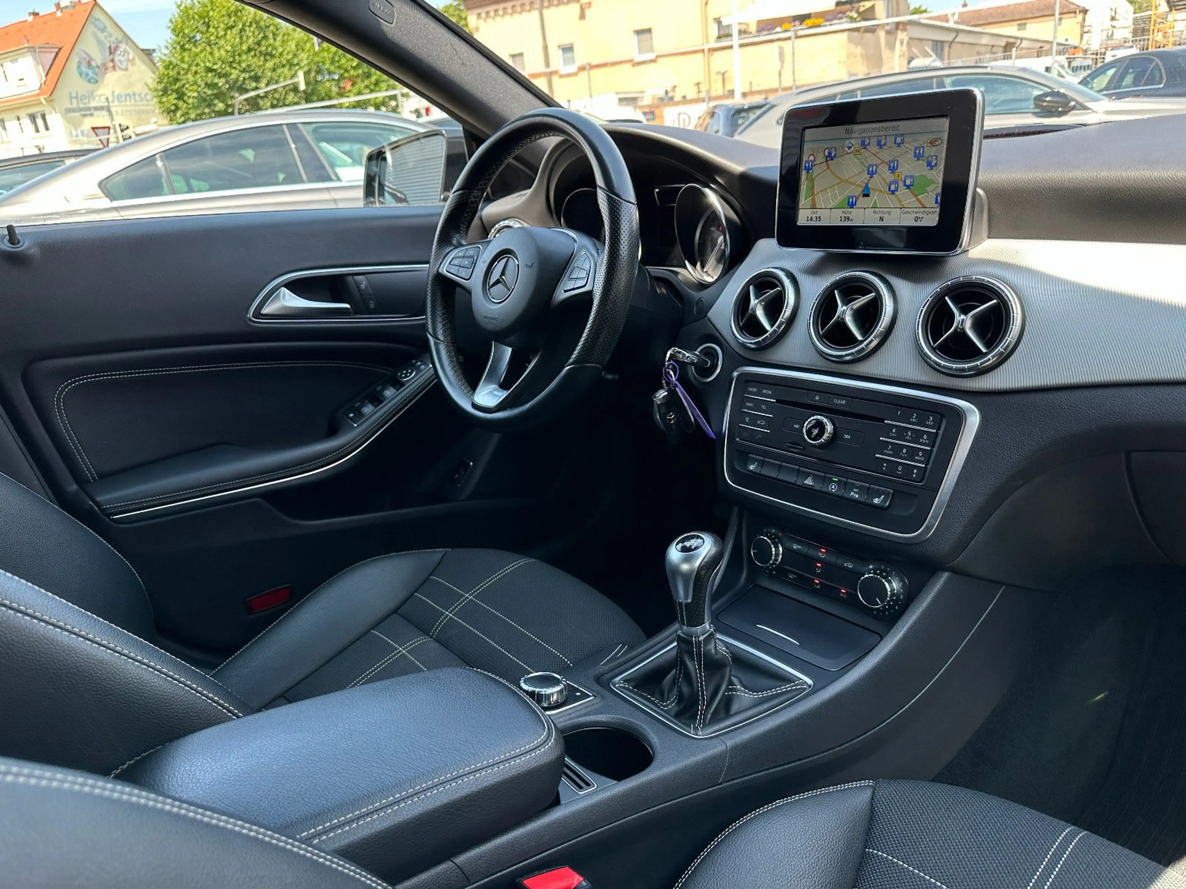 Mercedes-Benz CLA 200 CDI Navi/Bi-Xenon/SH/MeConnect/PDC — photo 12