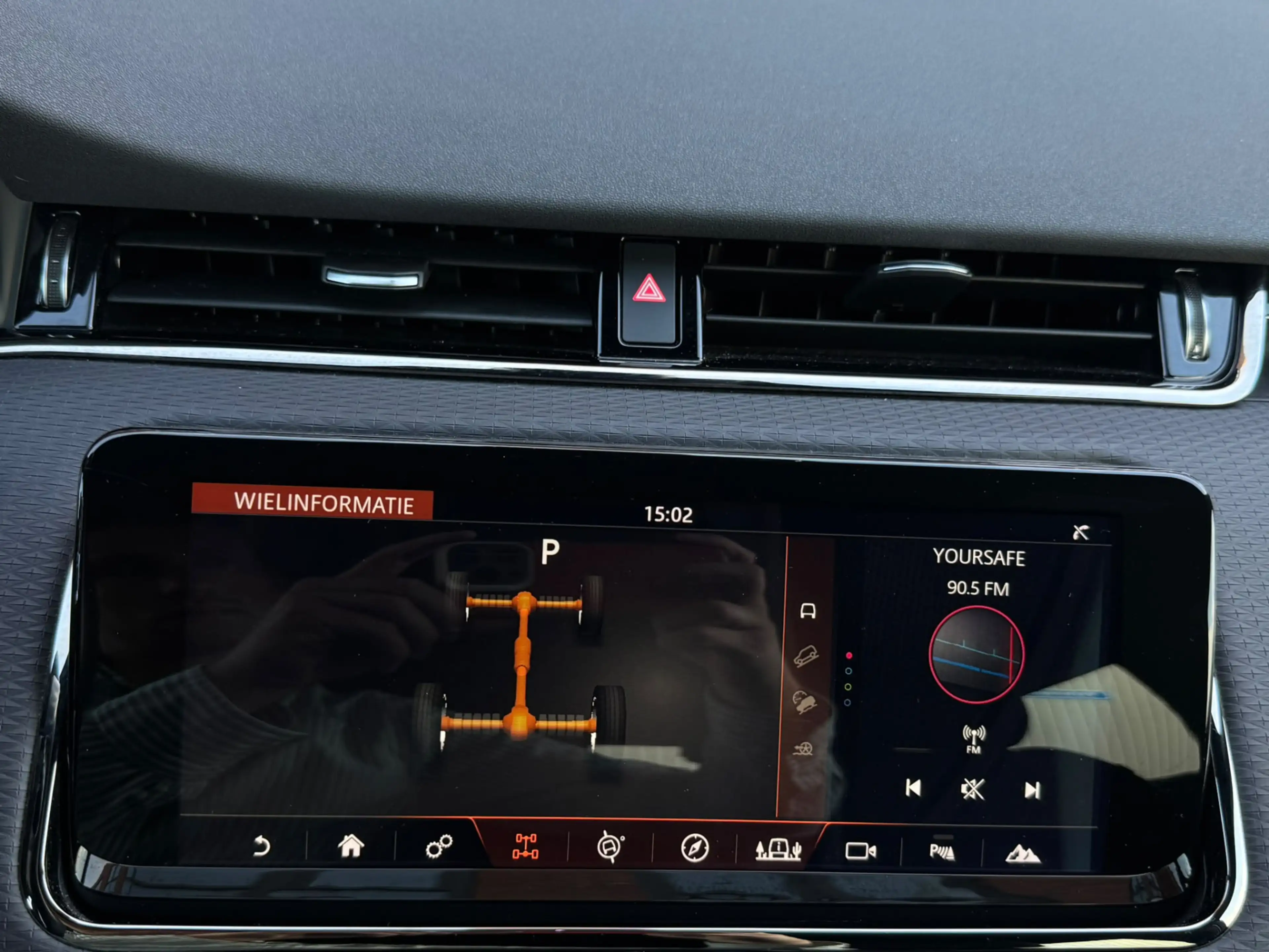 Land Rover Range Rover Evoque 2.0 P200 AWD R-Dynamic S Pano Meridian Camera — photo 27