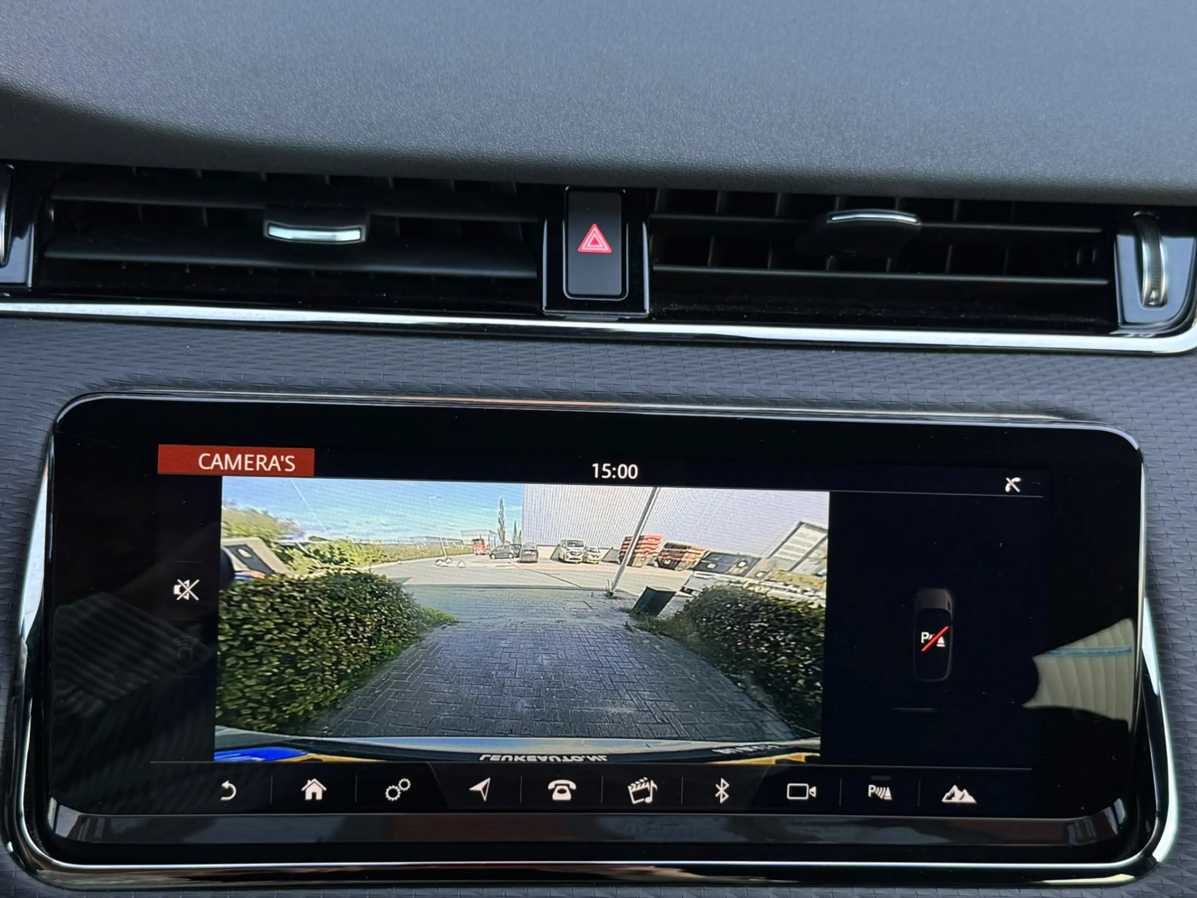 Land Rover Range Rover Evoque 2.0 P200 AWD R-Dynamic S Pano Meridian Camera — photo 28