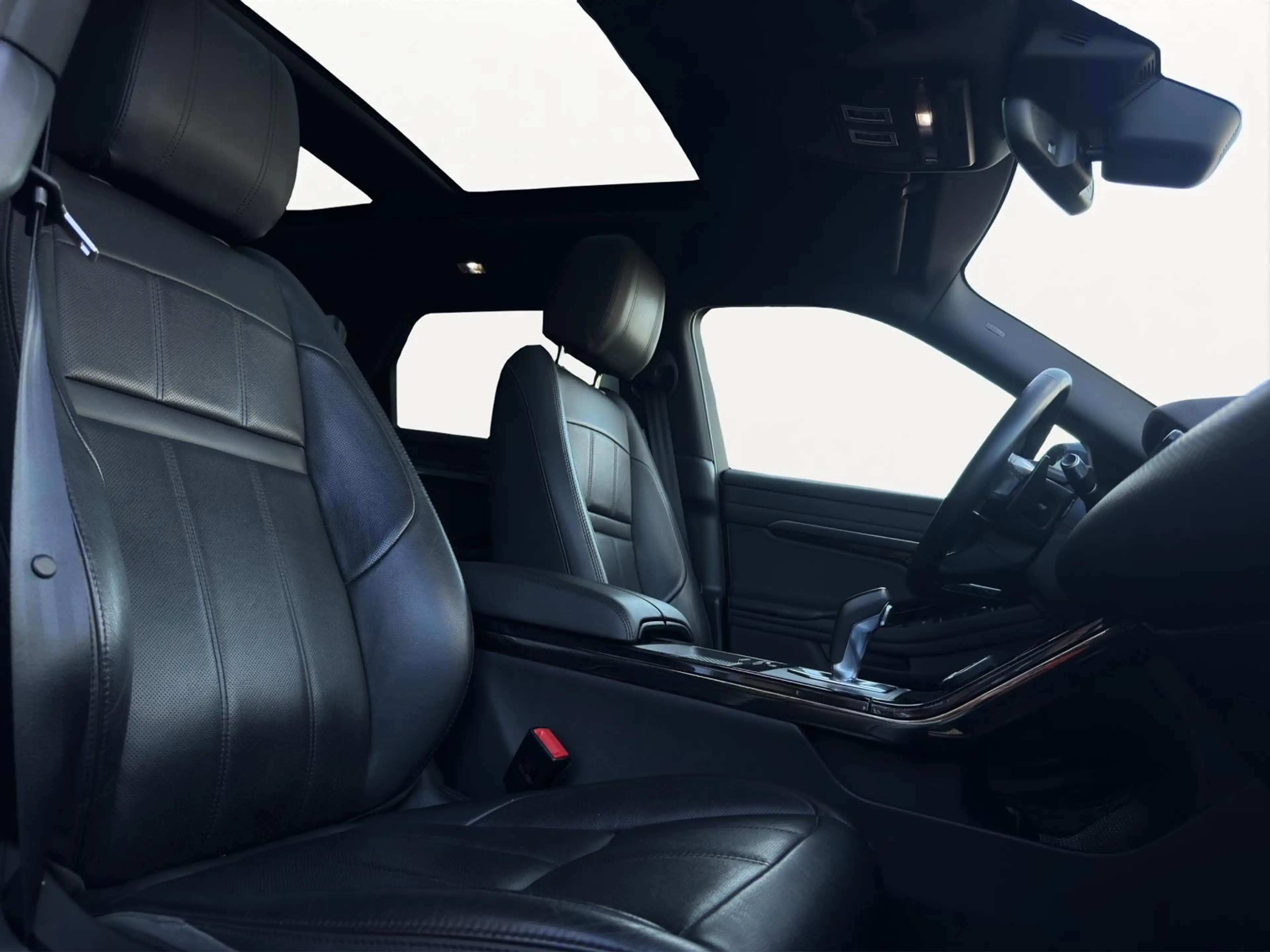 Land Rover Range Rover Evoque 2.0 P200 AWD R-Dynamic S Pano Meridian Camera — photo 16