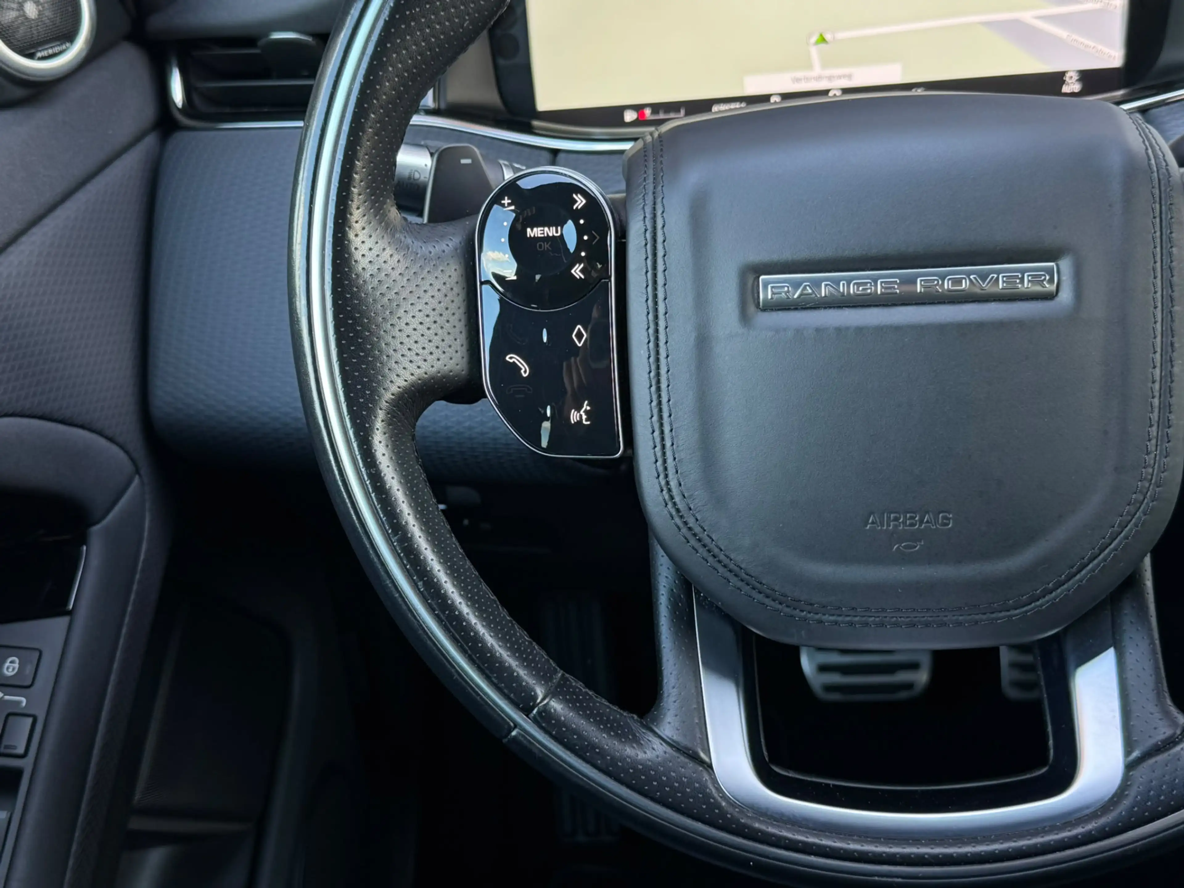 Land Rover Range Rover Evoque 2.0 P200 AWD R-Dynamic S Pano Meridian Camera — photo 37