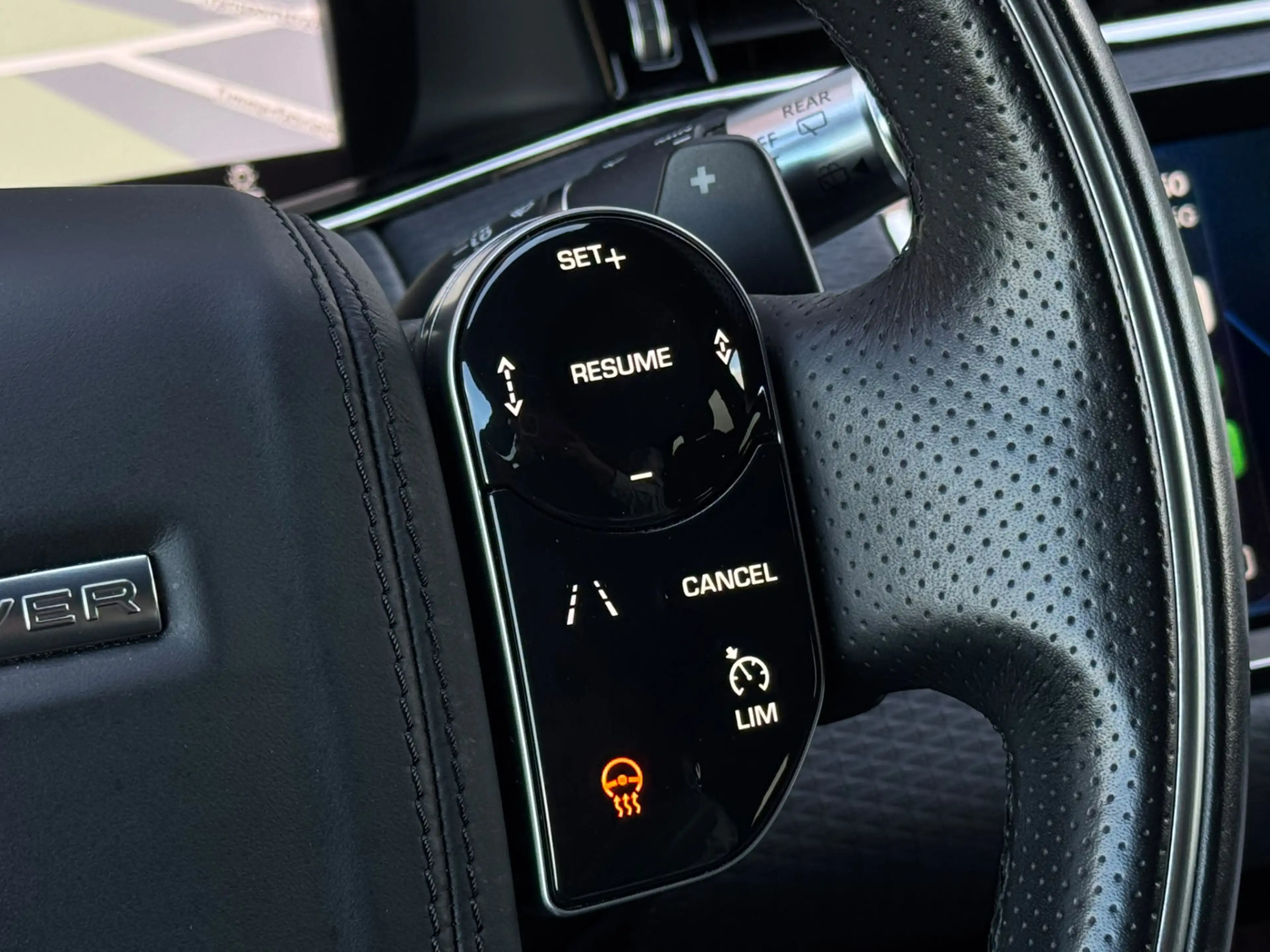 Land Rover Range Rover Evoque 2.0 P200 AWD R-Dynamic S Pano Meridian Camera — photo 39