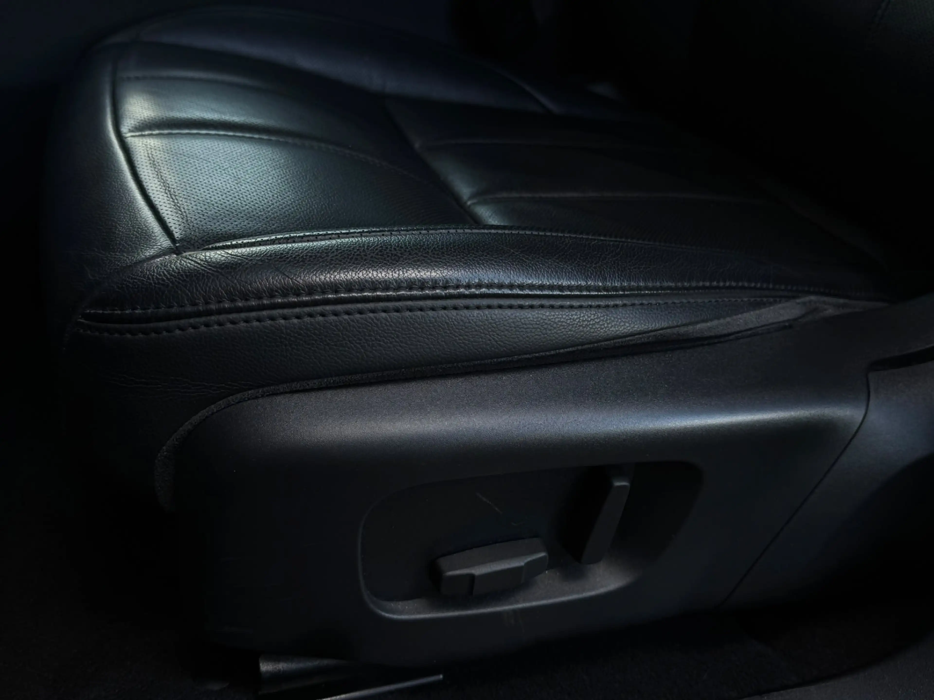 Land Rover Range Rover Evoque 2.0 P200 AWD R-Dynamic S Pano Meridian Camera — photo 11