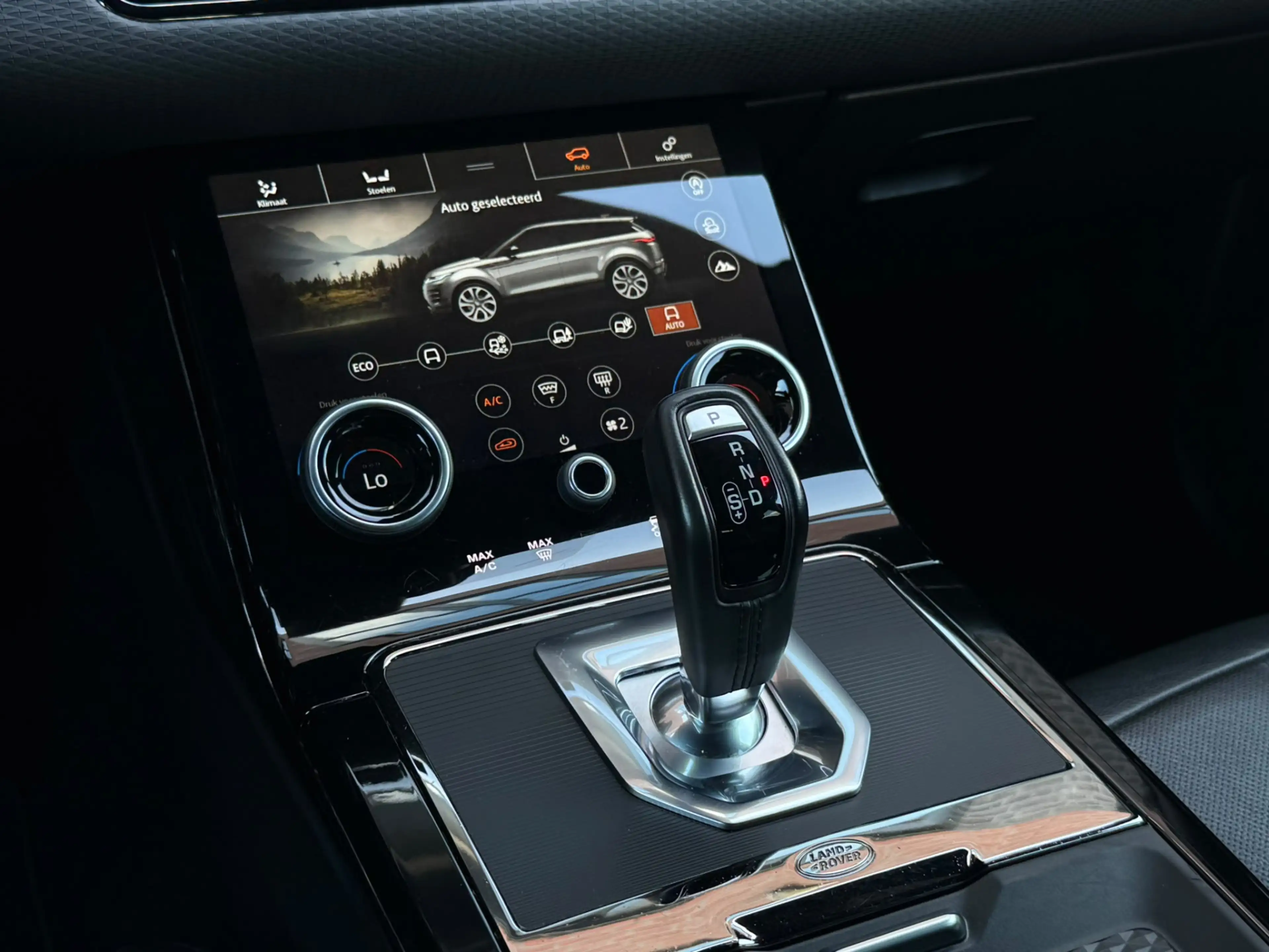 Land Rover Range Rover Evoque 2.0 P200 AWD R-Dynamic S Pano Meridian Camera — photo 42
