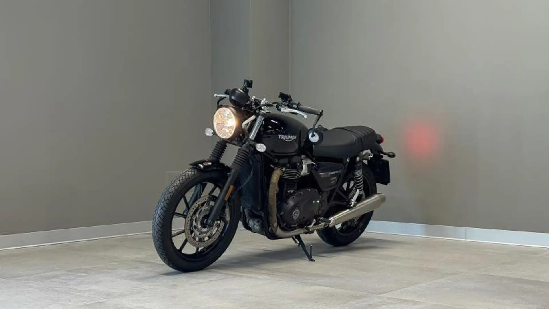 Triumph Street Twin 900 my19 - 1
