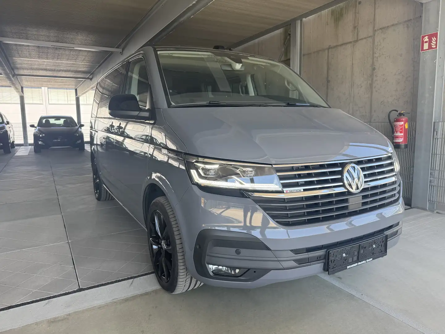 Volkswagen T6 Multivan Edition TDI 4Motion DSG Grau - 2