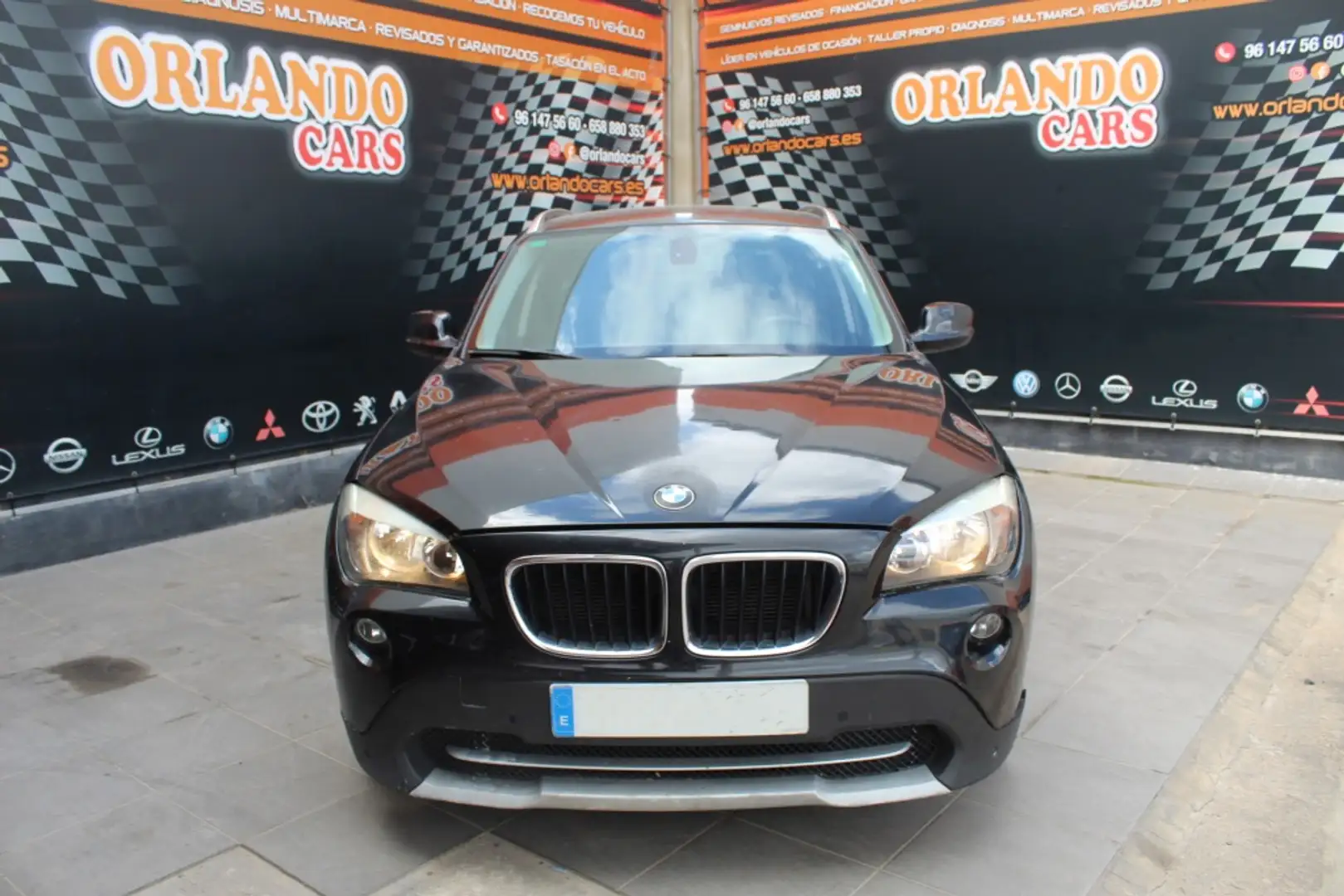 BMW X1 sDrive 20d Zwart - 2