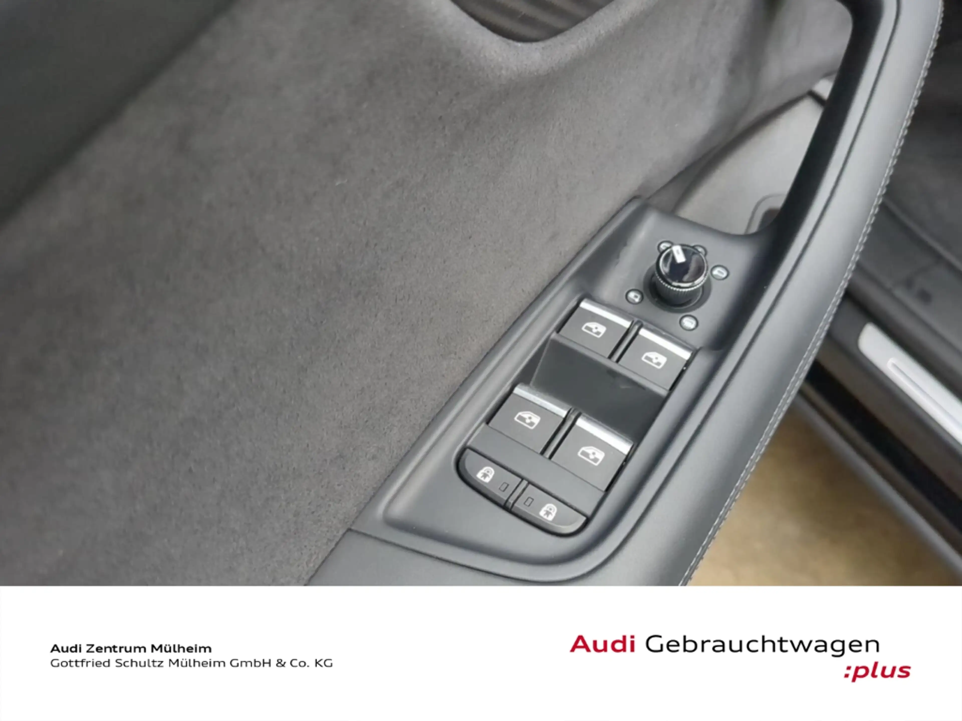 Audi RS Q8 4.0 TFSI quattro Navi Matrix LED Leder Standheizun — photo 11
