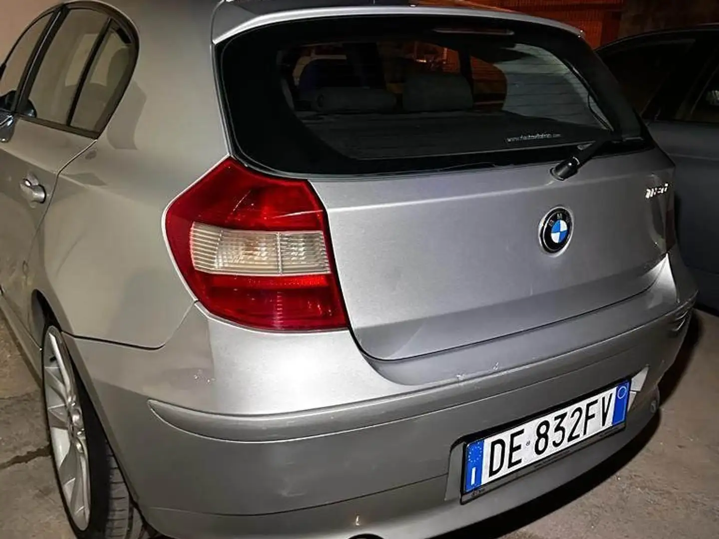 BMW 118 118d Futura - 2