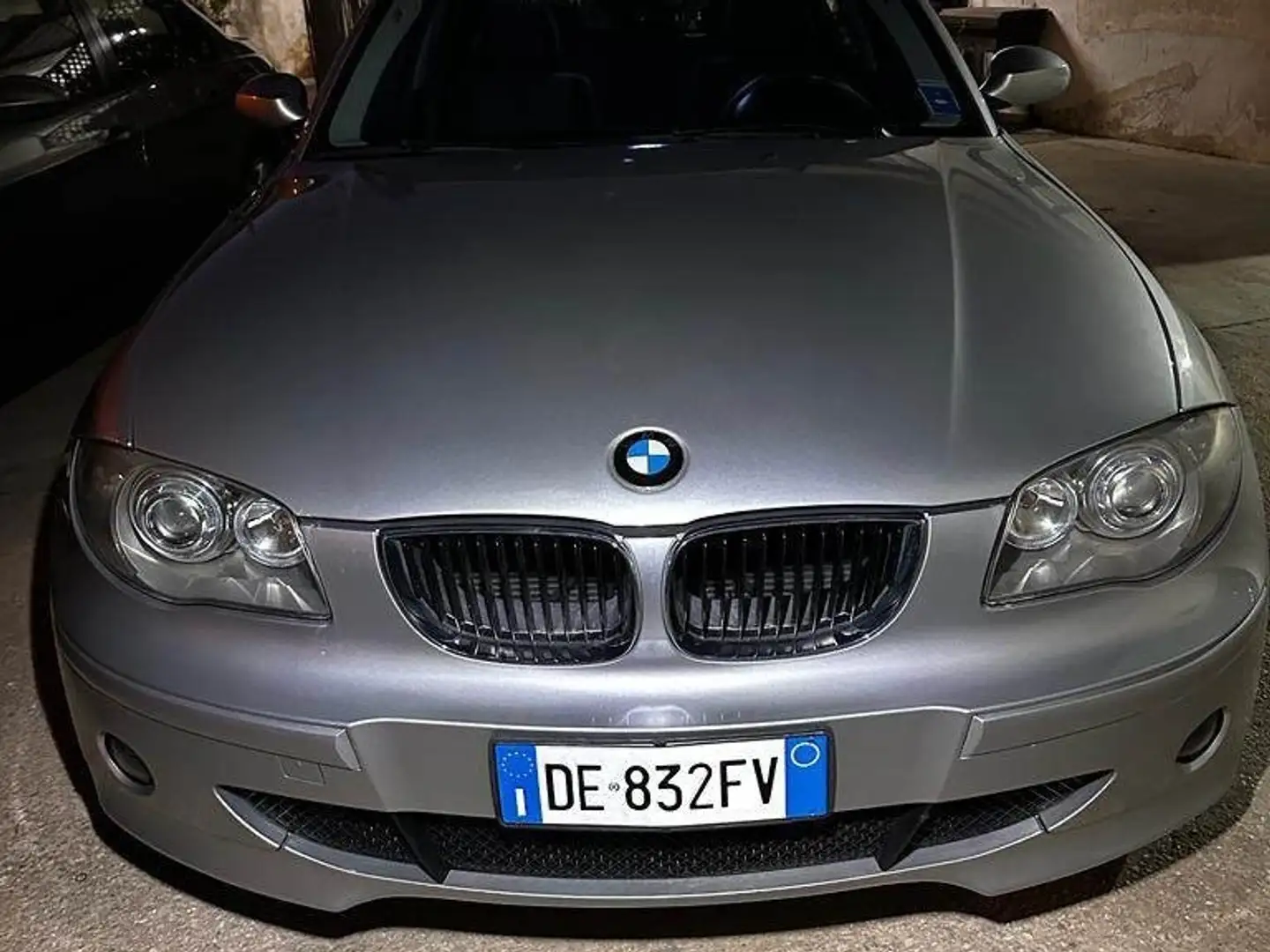 BMW 118 118d Futura - 1