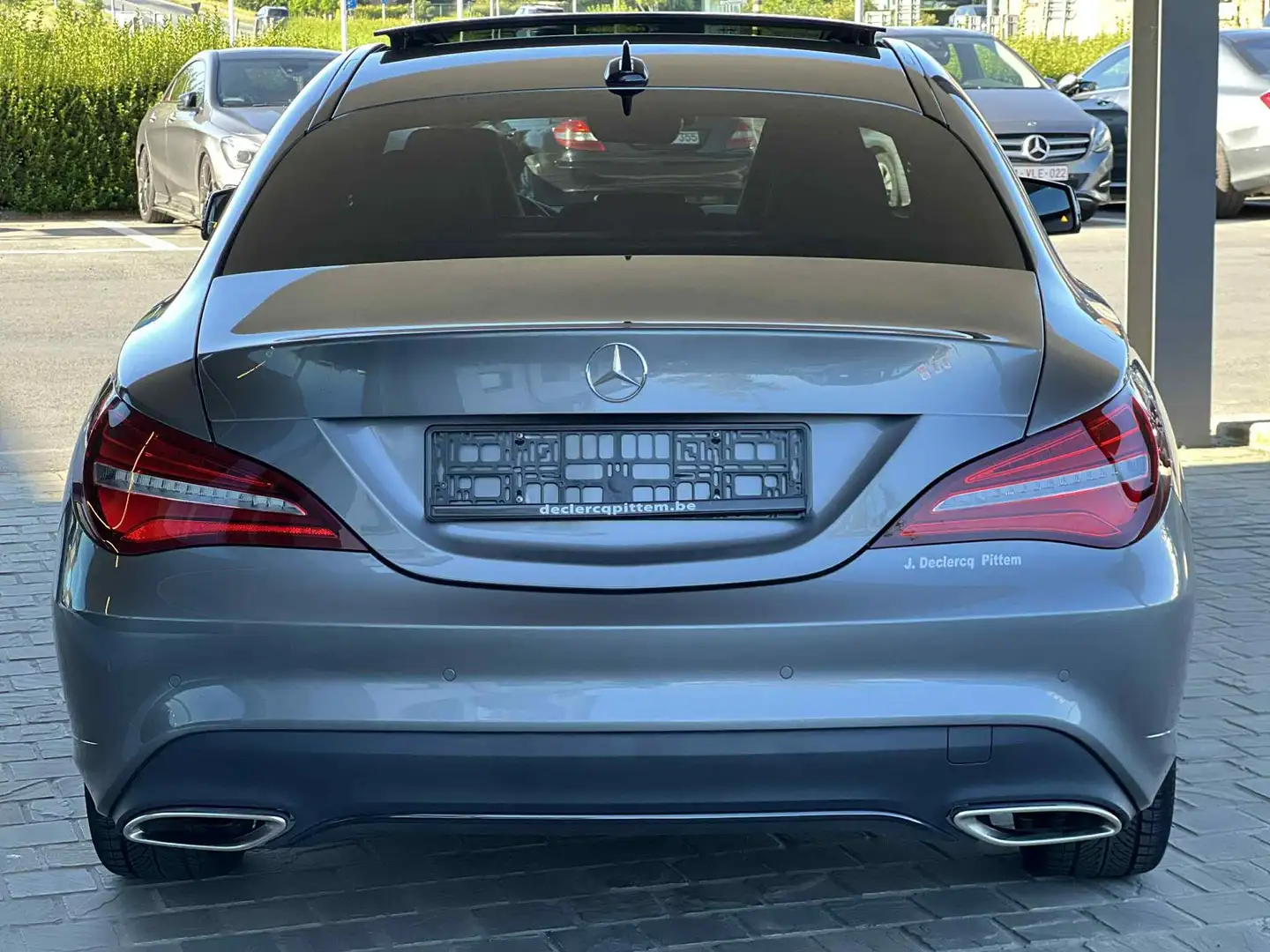 Mercedes-Benz CLA 180 Urban Automaat 2018 GPS PTS Grijs - 2