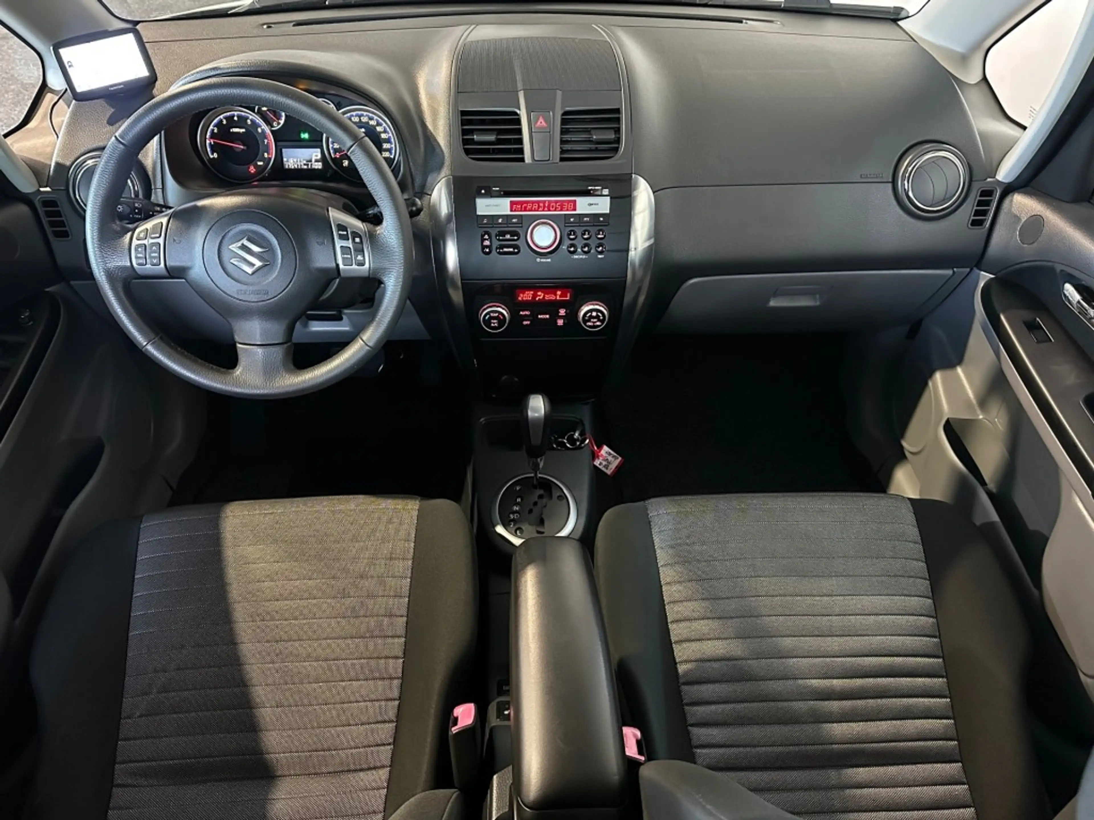 Suzuki SX4 1.6 EXCLUSIVE l NAP l STOELVERW l AUTOMAAT l CLIMA — photo 2