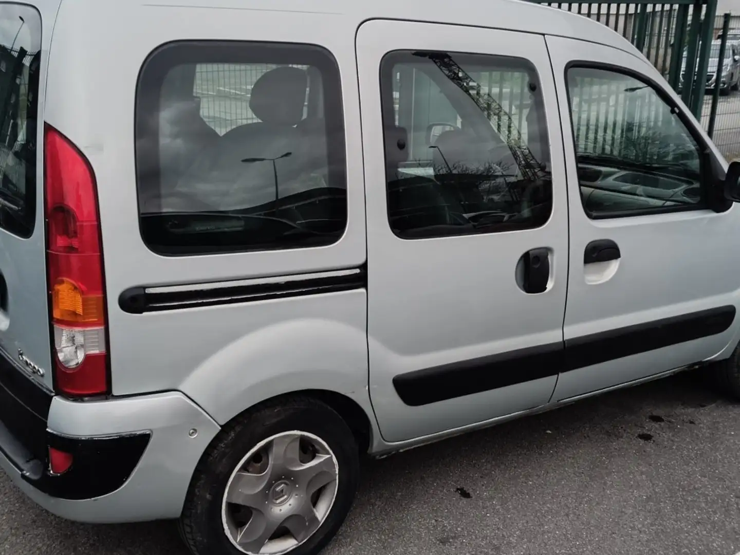 Renault Kangoo 1.5 dCi 85 eco2 Authentique - 2