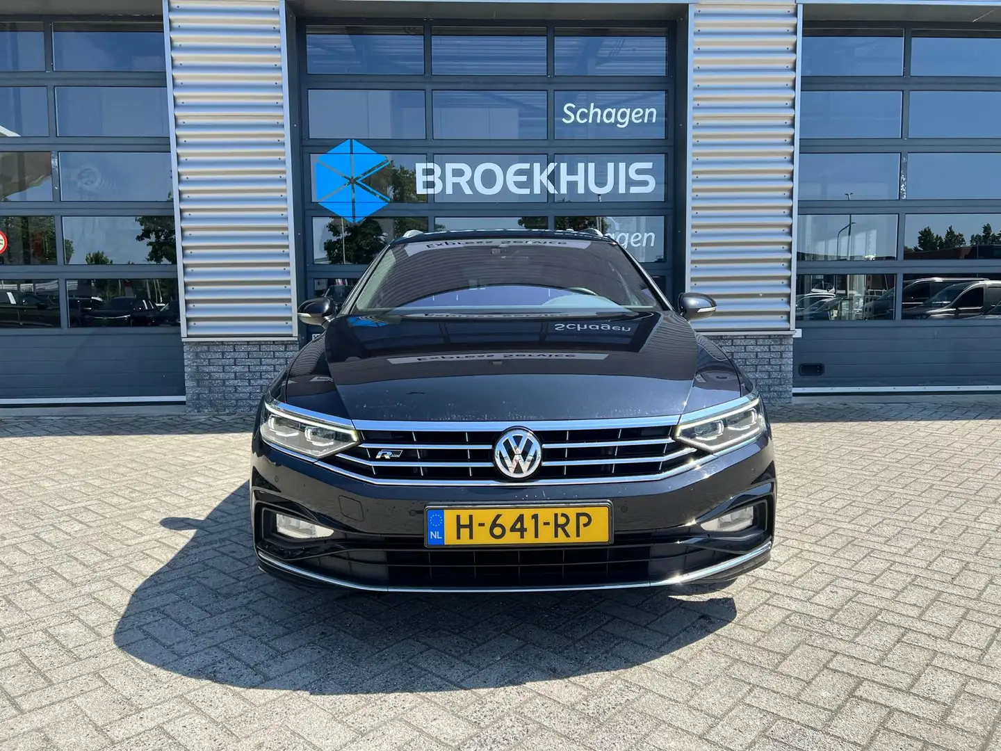 Volkswagen Passat Variant 1.5 TSI 150 pk 6-DSG Elegance Business R | Trekhaa Zwart - 2
