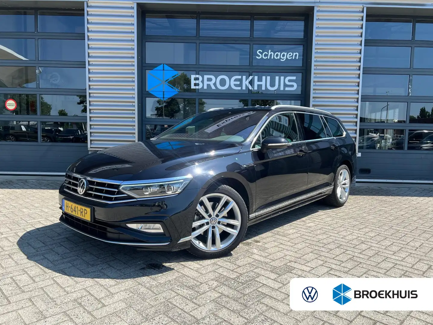 Volkswagen Passat Variant 1.5 TSI 150 pk 6-DSG Elegance Business R | Trekhaa Zwart - 1