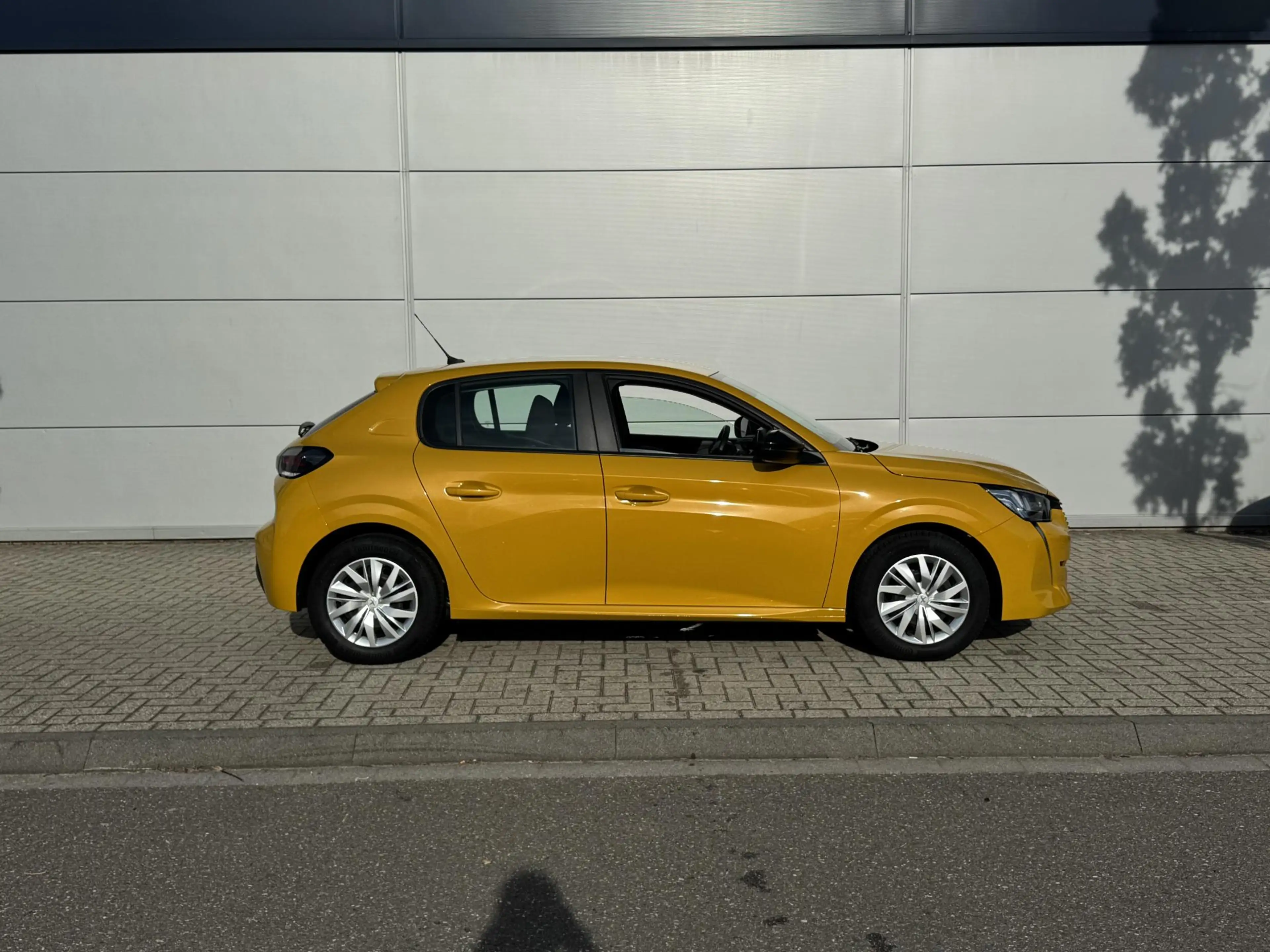 Peugeot 208 1.2 PureTech Active — photo 7