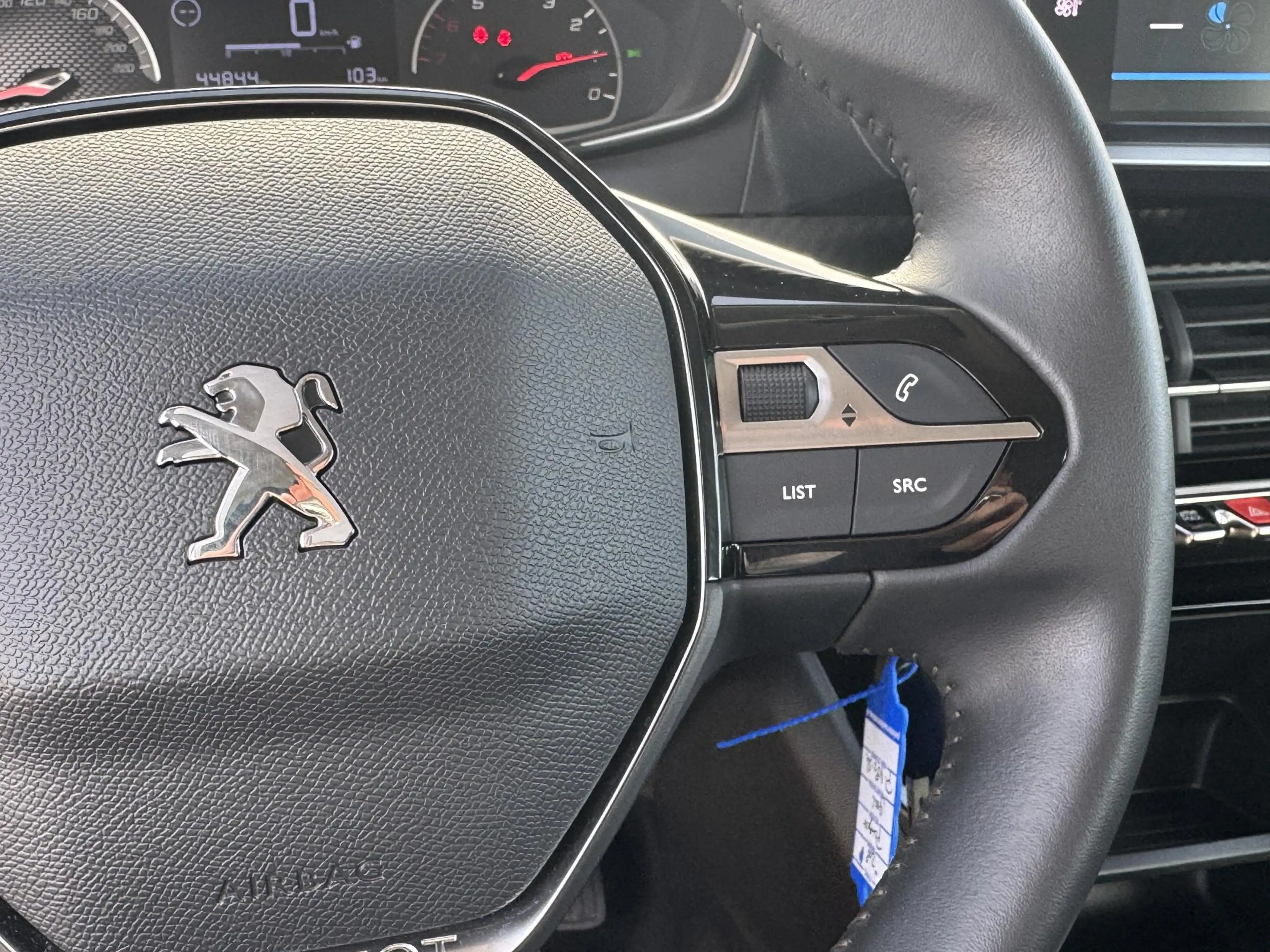 Peugeot 208 1.2 PureTech Active — photo 14
