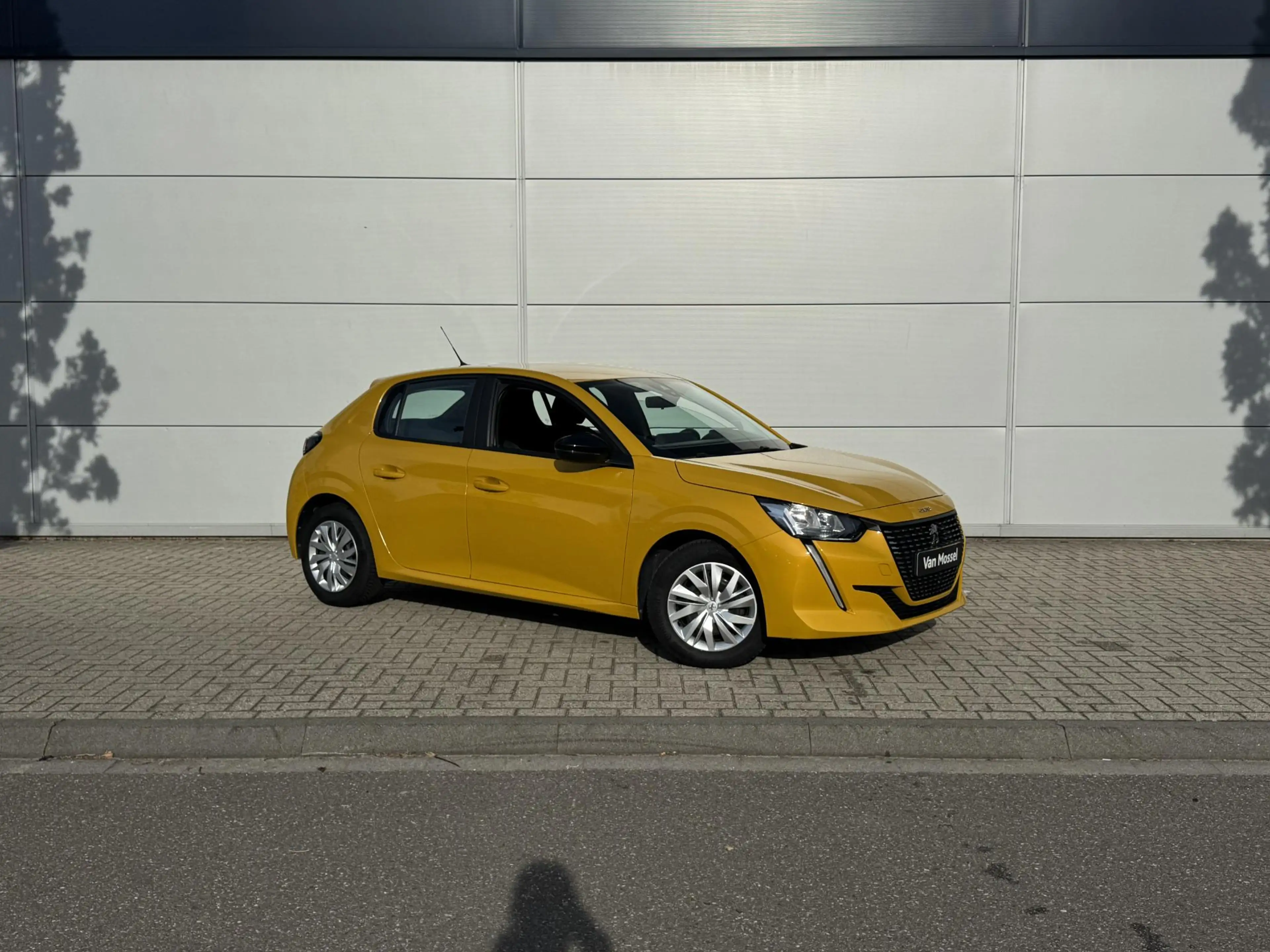 Peugeot 208 1.2 PureTech Active — photo 8