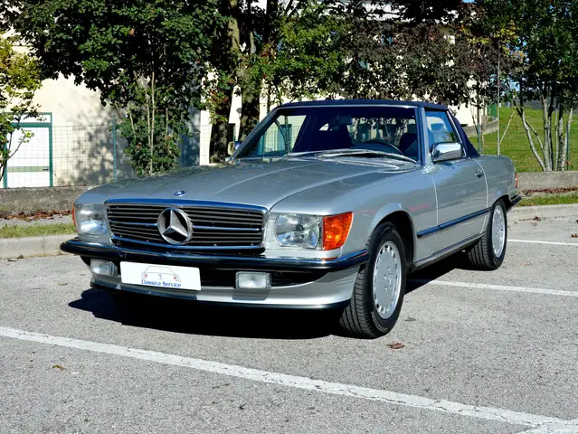 Mercedes-Benz SL 560 **R 107 ARGENTO / BLU**