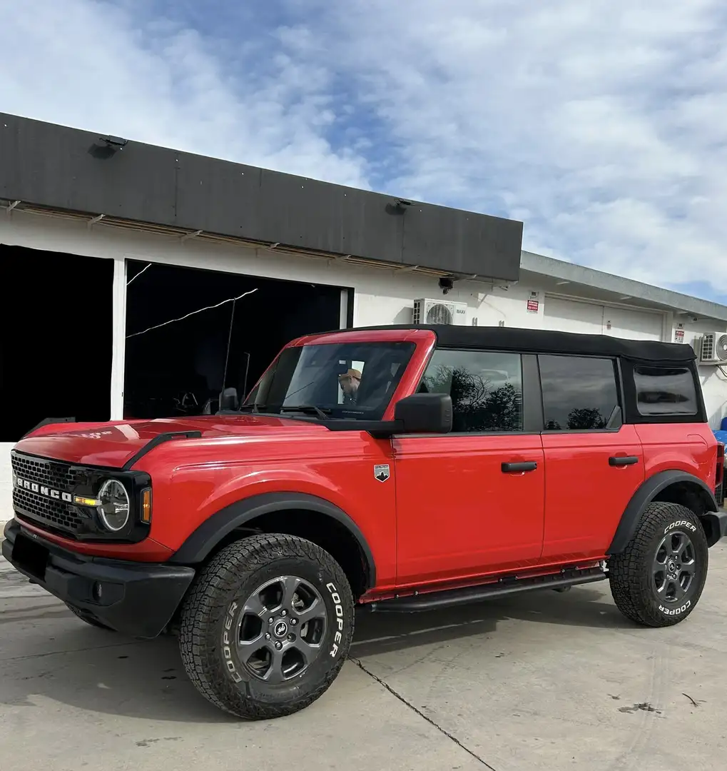 Ford Bronco Rojo - 1