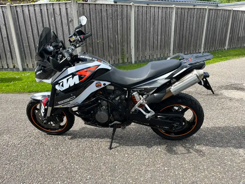 KTM 990 SUPERMOTO - foto 2