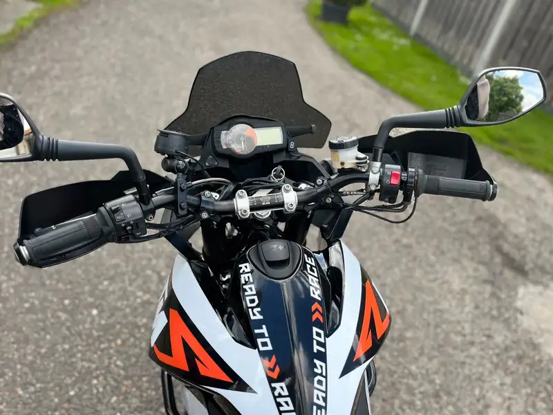 KTM 990 SUPERMOTO - foto 6