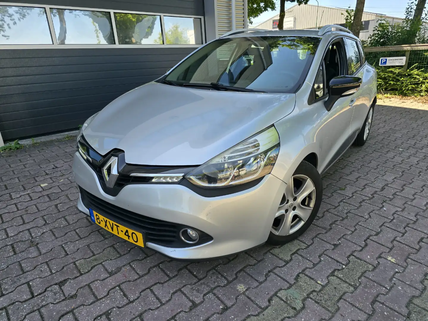 Renault Clio 1.5 dci eco expression Grijs - 1