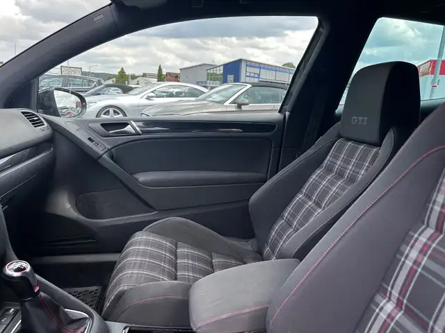Volkswagen Golf view 14
