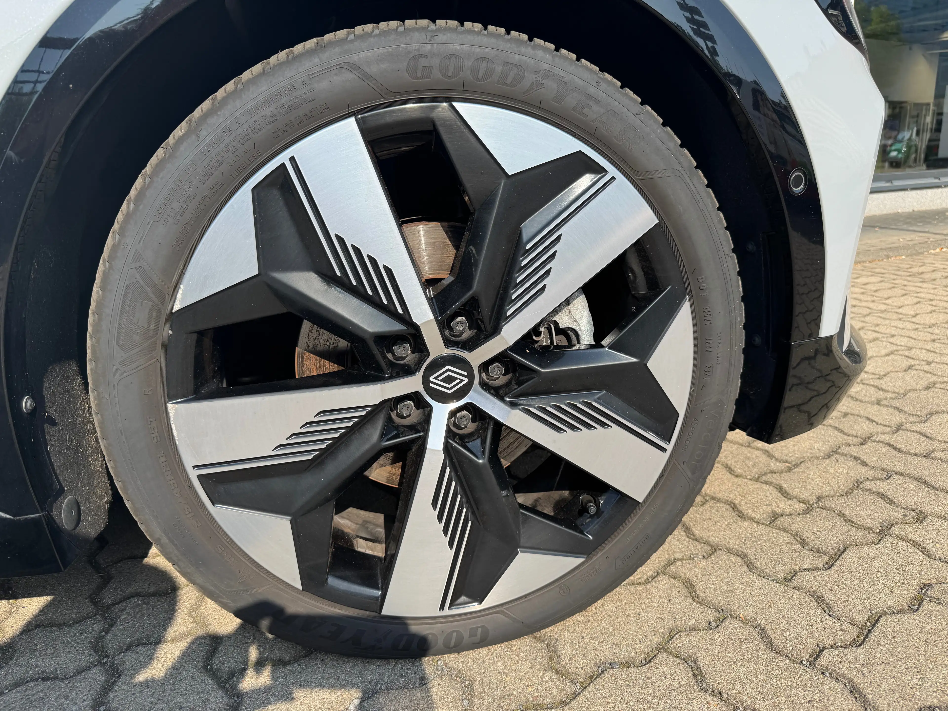 Renault Megane Techno Comfort Range 220 60 kw/H 130 kW CCS — photo 11