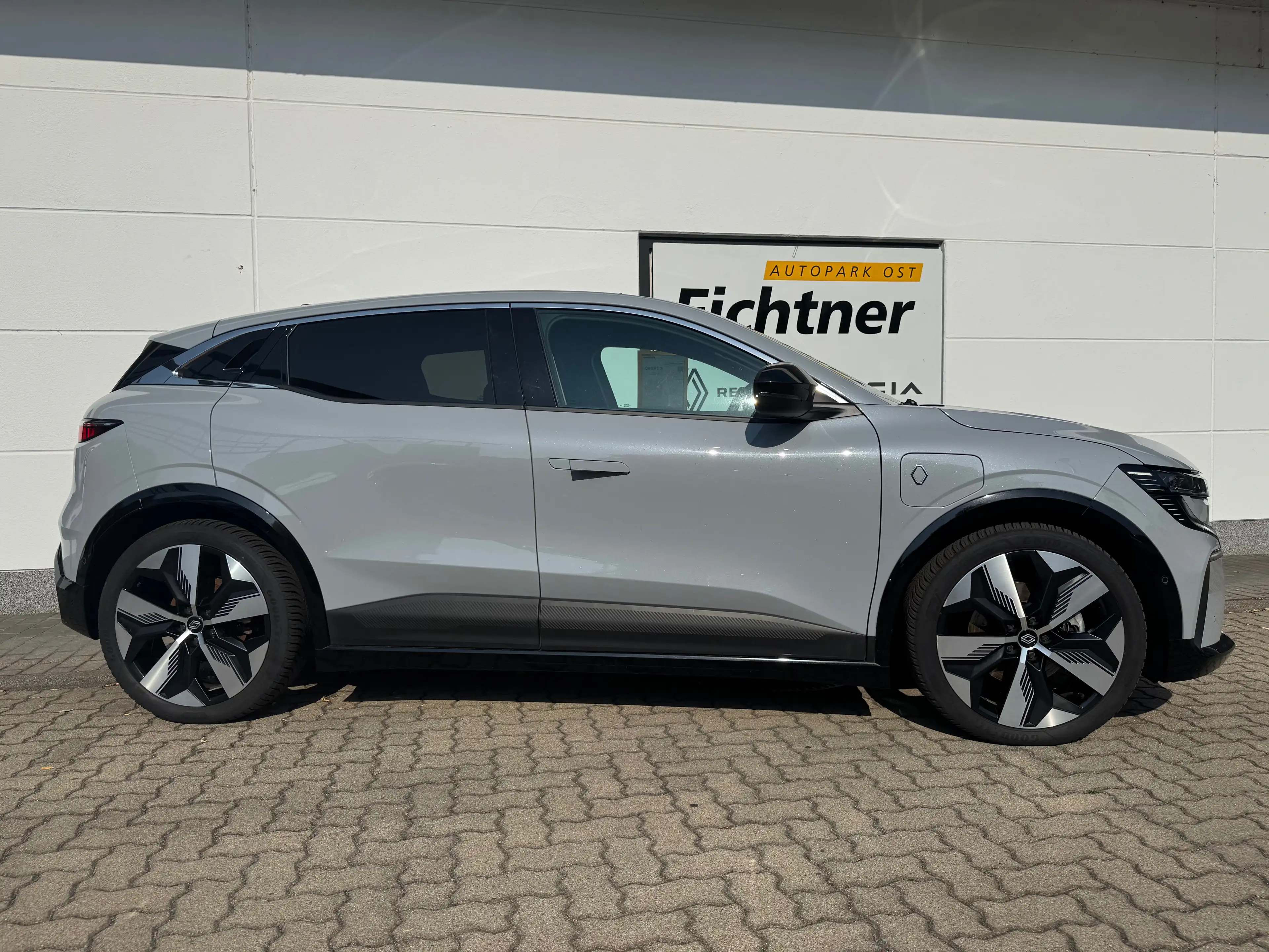 Renault Megane Techno Comfort Range 220 60 kw/H 130 kW CCS — photo 2