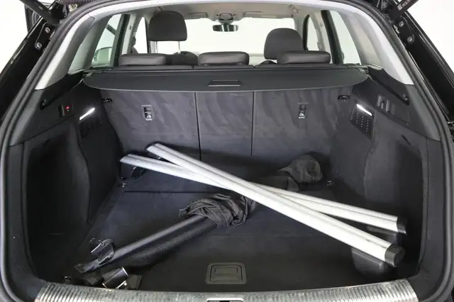 Audi Q5 view 8