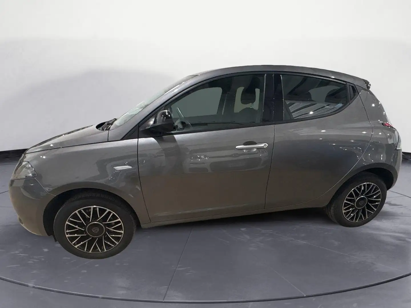 Lancia Ypsilon LANCIA MY24 1,0 FIREFLY PLATINO 70 CV HYBRID STAR Grigio - 2