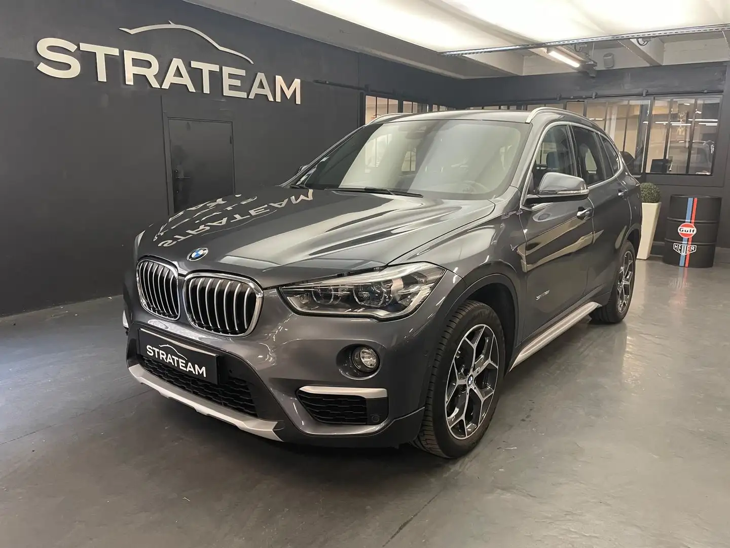 BMW X1 (F48) SDRIVE18I XLINE DKG7 Gris - 1