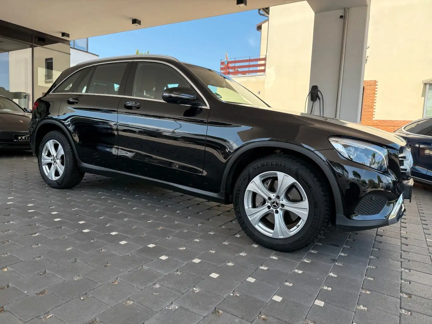 Mercedes-Benz GLC 300 4Matic 9G LUXURY|PANO|360°|LED|34tkm|TOP Schwarz - 2