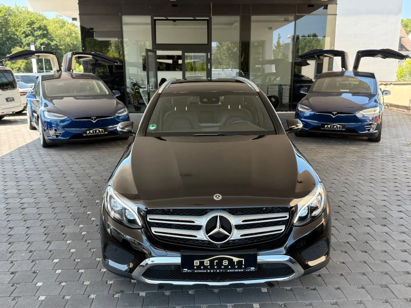 Mercedes-Benz GLC 300 4Matic 9G LUXURY|PANO|360°|LED|34tkm|TOP Schwarz - 1