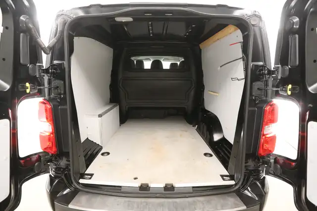 Opel Vivaro view 4