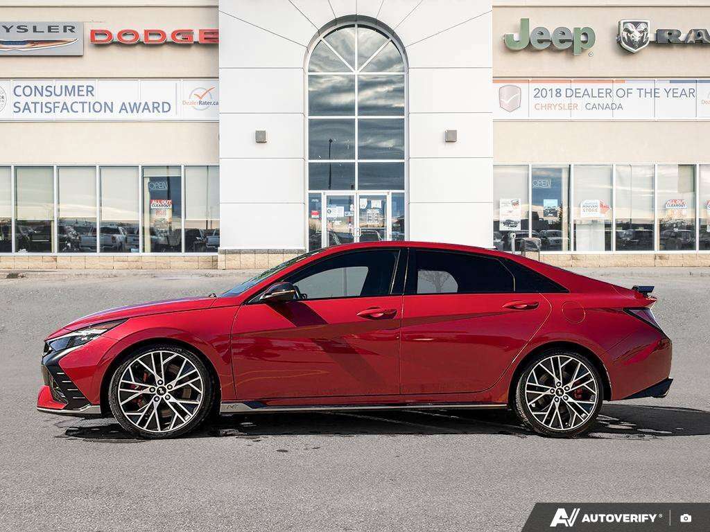 2022 Hyundai Elantra Manual | Heated Seats | Back-Up Camera | — снимка 1