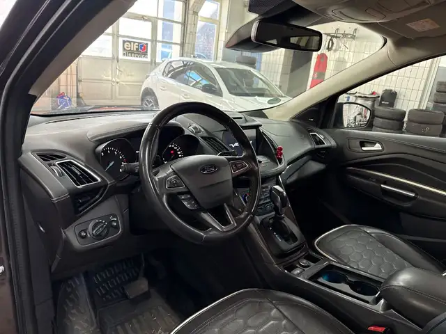 Ford Kuga view 3
