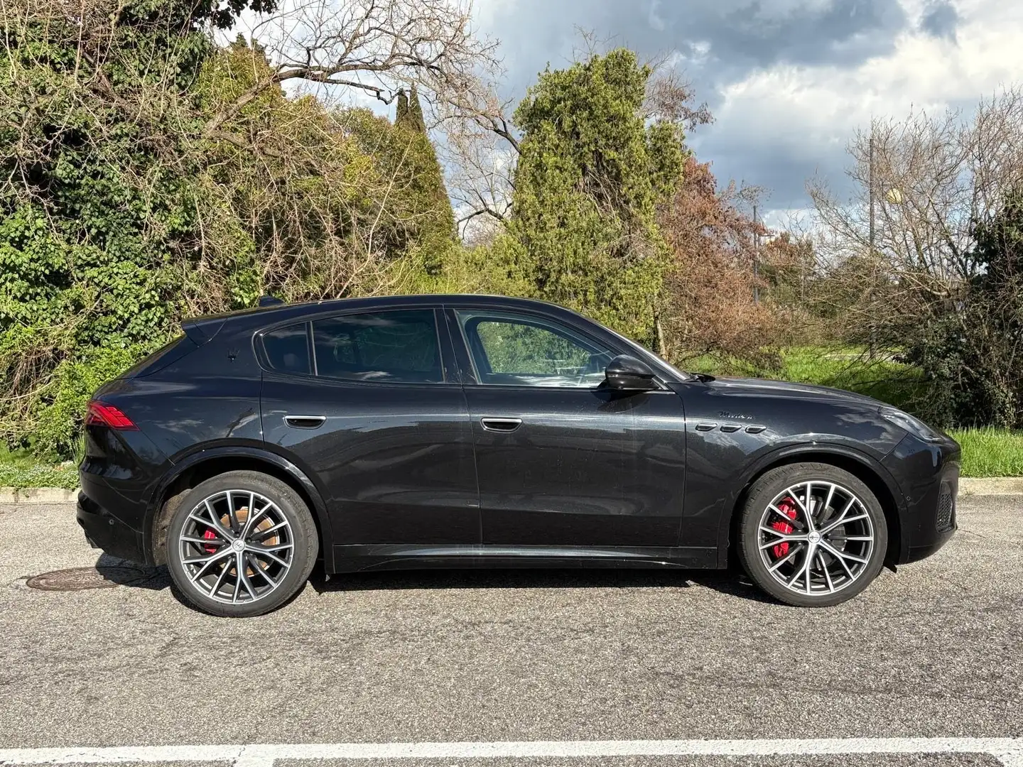 Maserati Grecale Grecale 2.0 FULL Modena 330cv auto Schwarz - 1