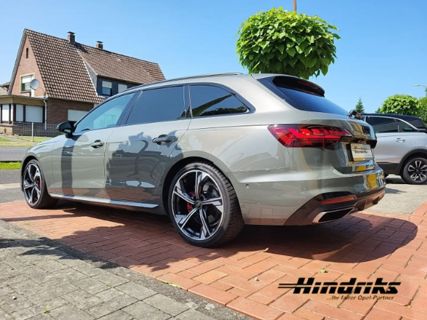 Audi A4 Avant S line quattro 2.0TDI DSG-7 AHK. el. klappba Grijs - 2