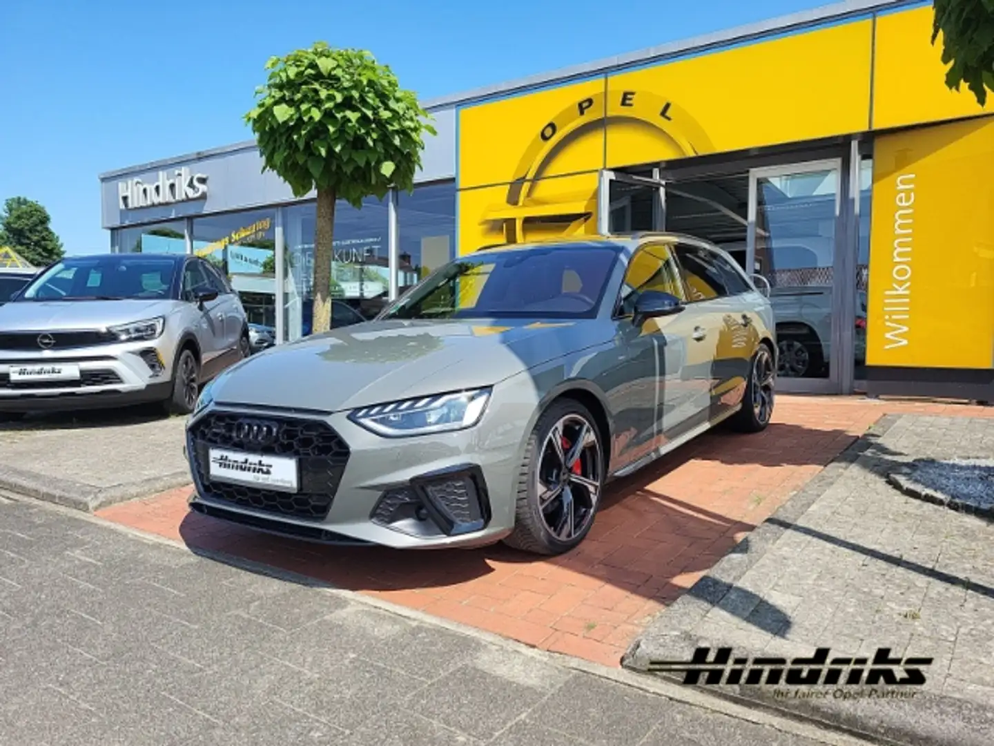 Audi A4 Avant S line quattro 2.0TDI DSG-7 AHK. el. klappba Grijs - 1