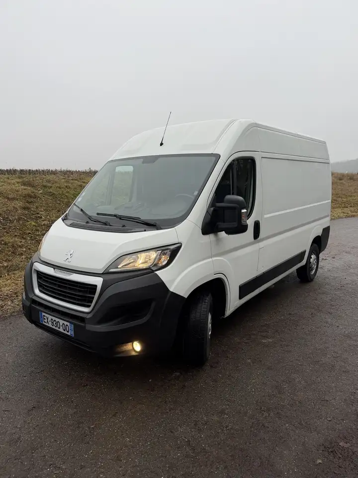 Peugeot Boxer PREMIUM