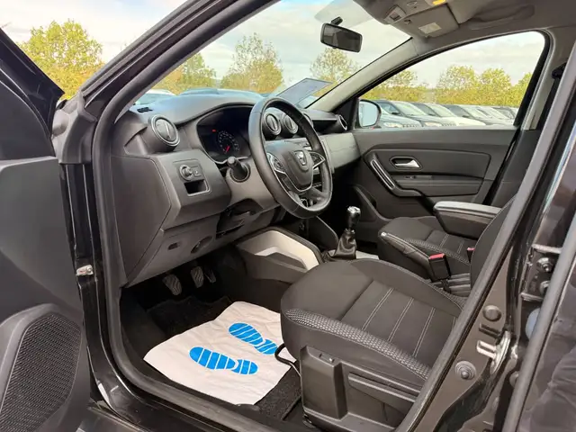 Dacia Duster view 9