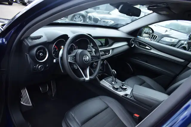 Alfa Romeo Stelvio view 15