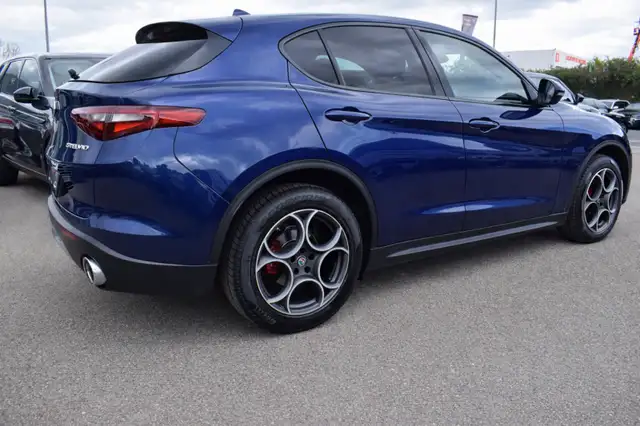 Alfa Romeo Stelvio view 6