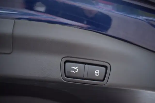 Alfa Romeo Stelvio view 12