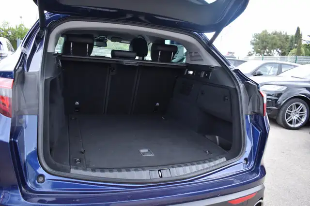 Alfa Romeo Stelvio view 11