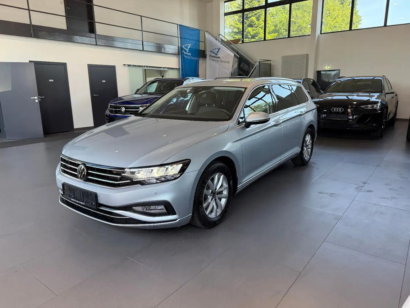 Volkswagen Passat Variant Passat Business 2.0 TDI DSG ACC/LED/KAM/SIDE/AHK Argento - 1