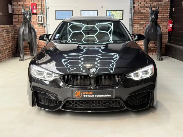 BMW M4 view 2